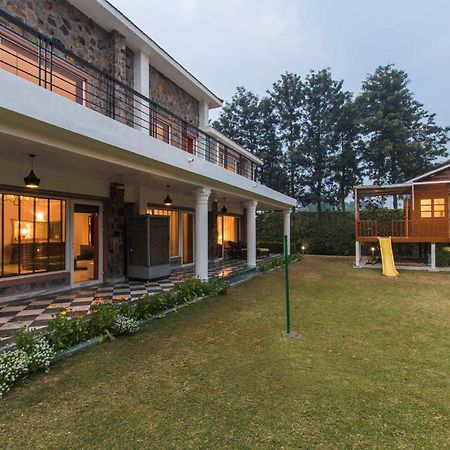 Stayvista At The Banyan Abode With Pool Table, Pet Friendly & Outdoor Pool Manesar Zewnętrze zdjęcie