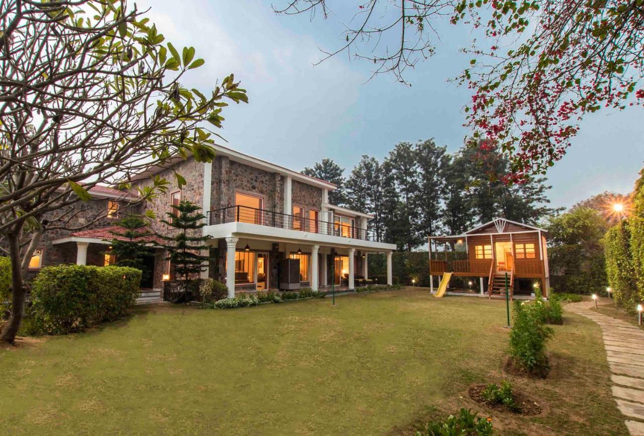 Stayvista At The Banyan Abode With Pool Table, Pet Friendly & Outdoor Pool Manesar Zewnętrze zdjęcie
