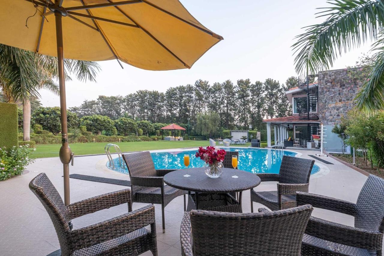 Stayvista At The Banyan Abode With Pool Table, Pet Friendly & Outdoor Pool Manesar Zewnętrze zdjęcie