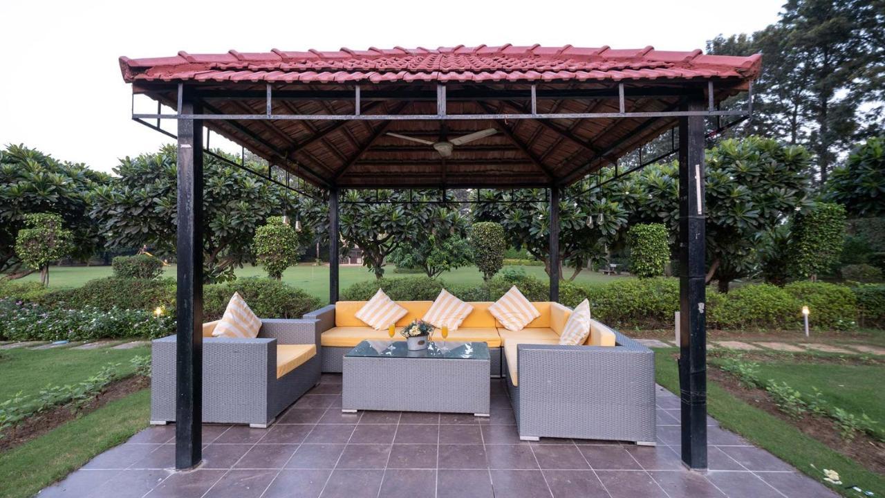 Stayvista At The Banyan Abode With Pool Table, Pet Friendly & Outdoor Pool Manesar Zewnętrze zdjęcie