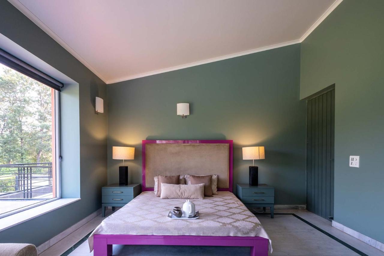 Stayvista At The Banyan Abode With Pool Table, Pet Friendly & Outdoor Pool Manesar Zewnętrze zdjęcie