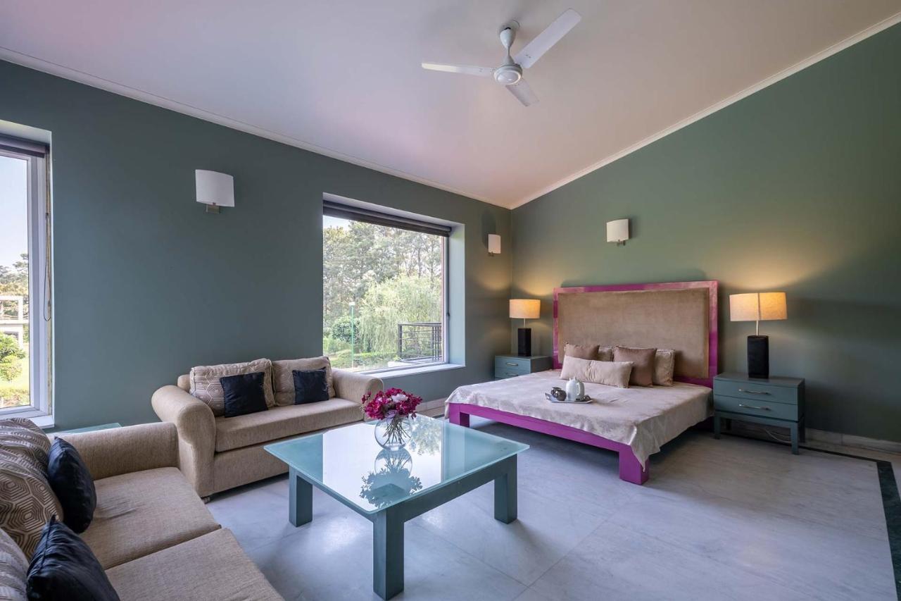 Stayvista At The Banyan Abode With Pool Table, Pet Friendly & Outdoor Pool Manesar Zewnętrze zdjęcie